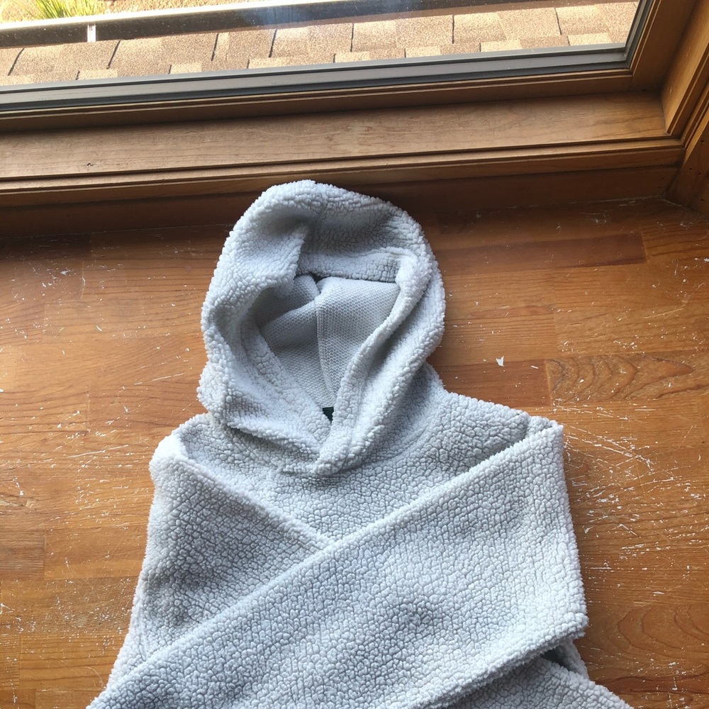 Wild fable cropped grey sweatshirt